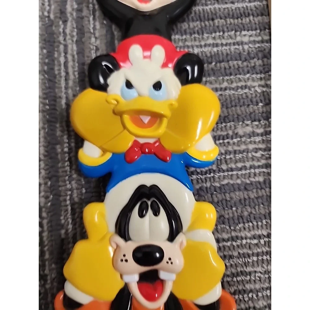 Disneyland Mickey Mouse, Donald Duck, & Goofy Back Scratcher - Walt Disney World